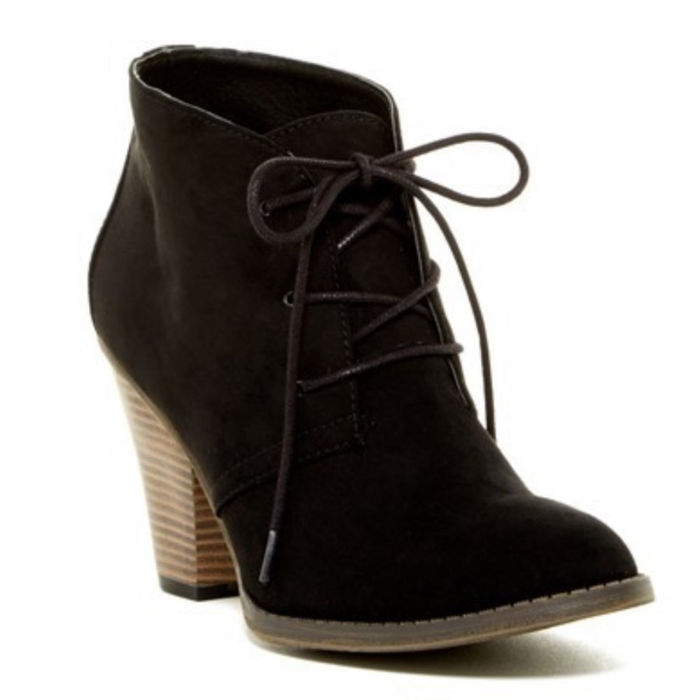 NIB Black Lace Up Block Heel Oxford Bootie - Picture 2 of 3
